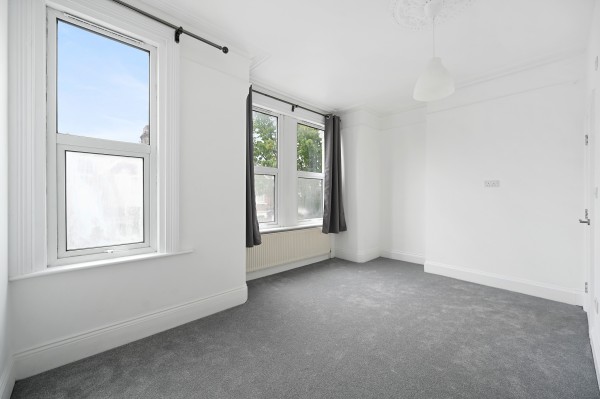 3/4 bedroom family house