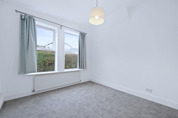 3/4 bedroom family house