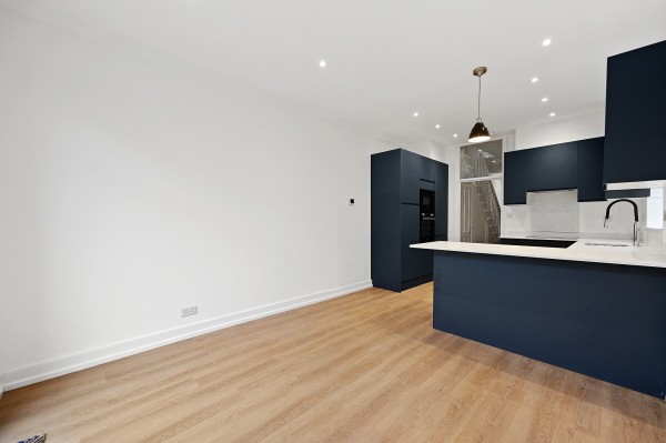 3/4 bedroom family house