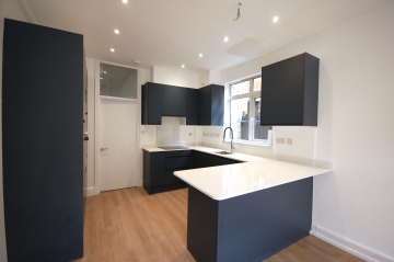 3/4 bedroom family house