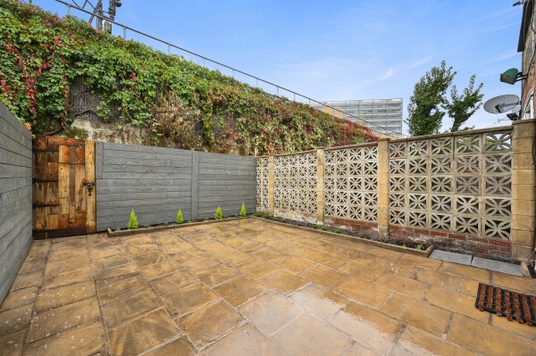 3/4 bedroom family house
