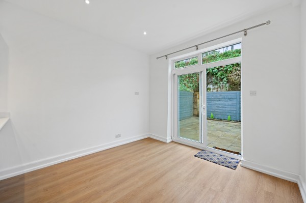 3/4 bedroom family house