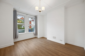 3/4 bedroom family house