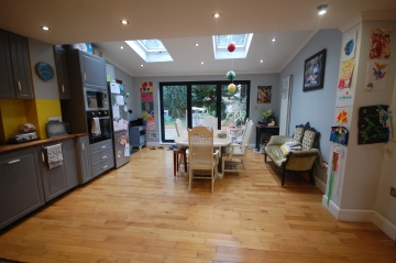 Four bedroom end terrace house