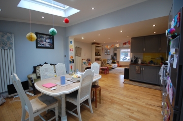 Four bedroom end terrace house