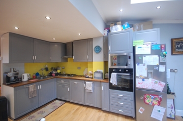 Four bedroom end terrace house