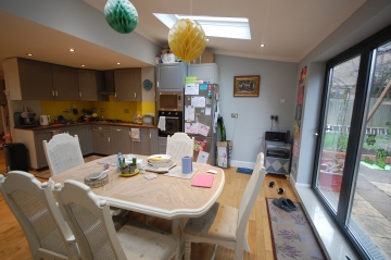 Four bedroom end terrace house