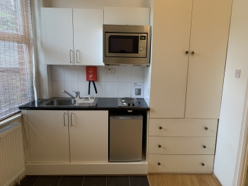 Bright Studio Flat