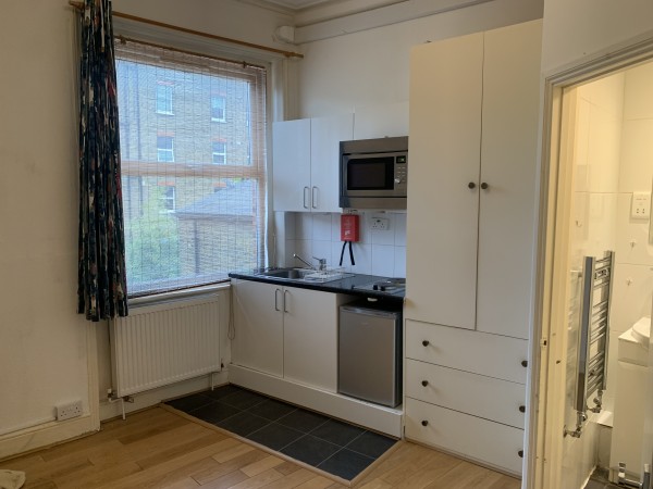Bright Studio Flat
